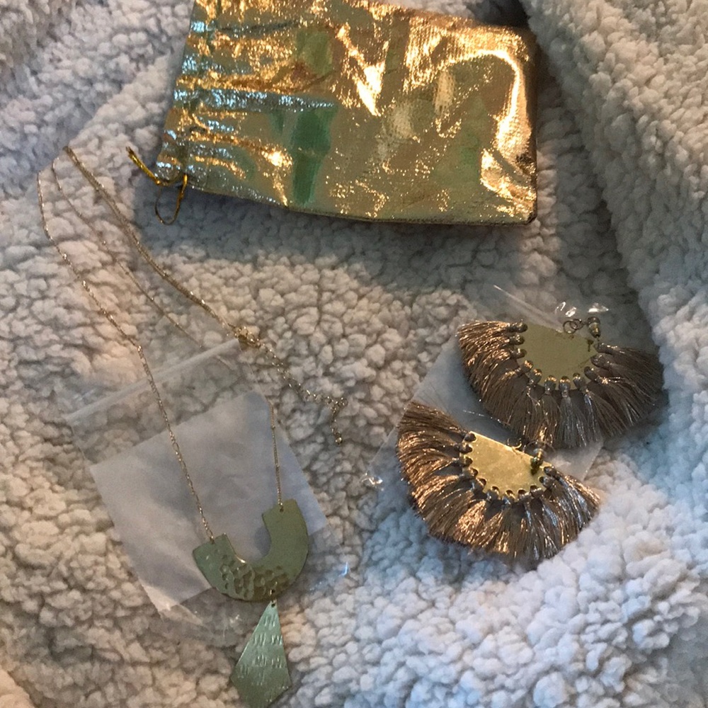 New boutique jewelry bundle
